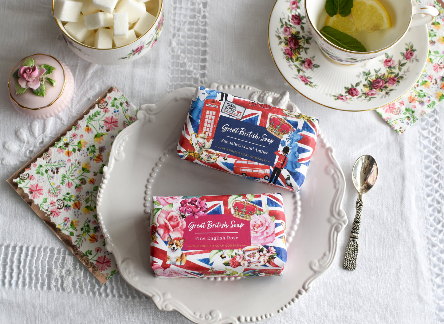 【THE ENGLISH SOAP COMPANY】グレートブリティッシュ シアバターソープ <サンダルウッド&アンバーの香り>