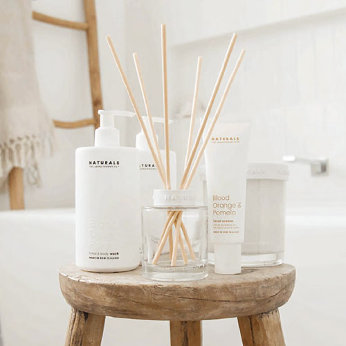 【Naturals】 ハンドクリーム <ネロリ・アンバーウッドの香り>